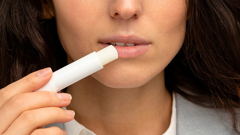 Как эффективно ухаживать за губами?