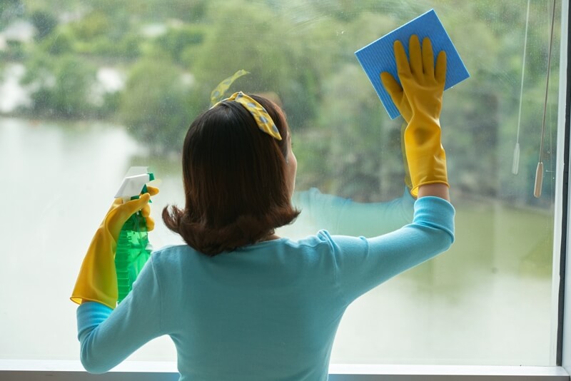 Эффективные способы удаления строительной пыли с окон