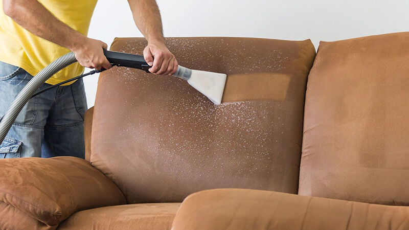 Как очистить диван с тканевой обивкой